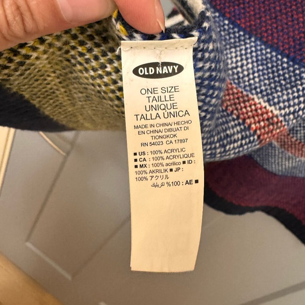 Colorful Patterned Fall/Winter Scarf - Picture 6 of 7